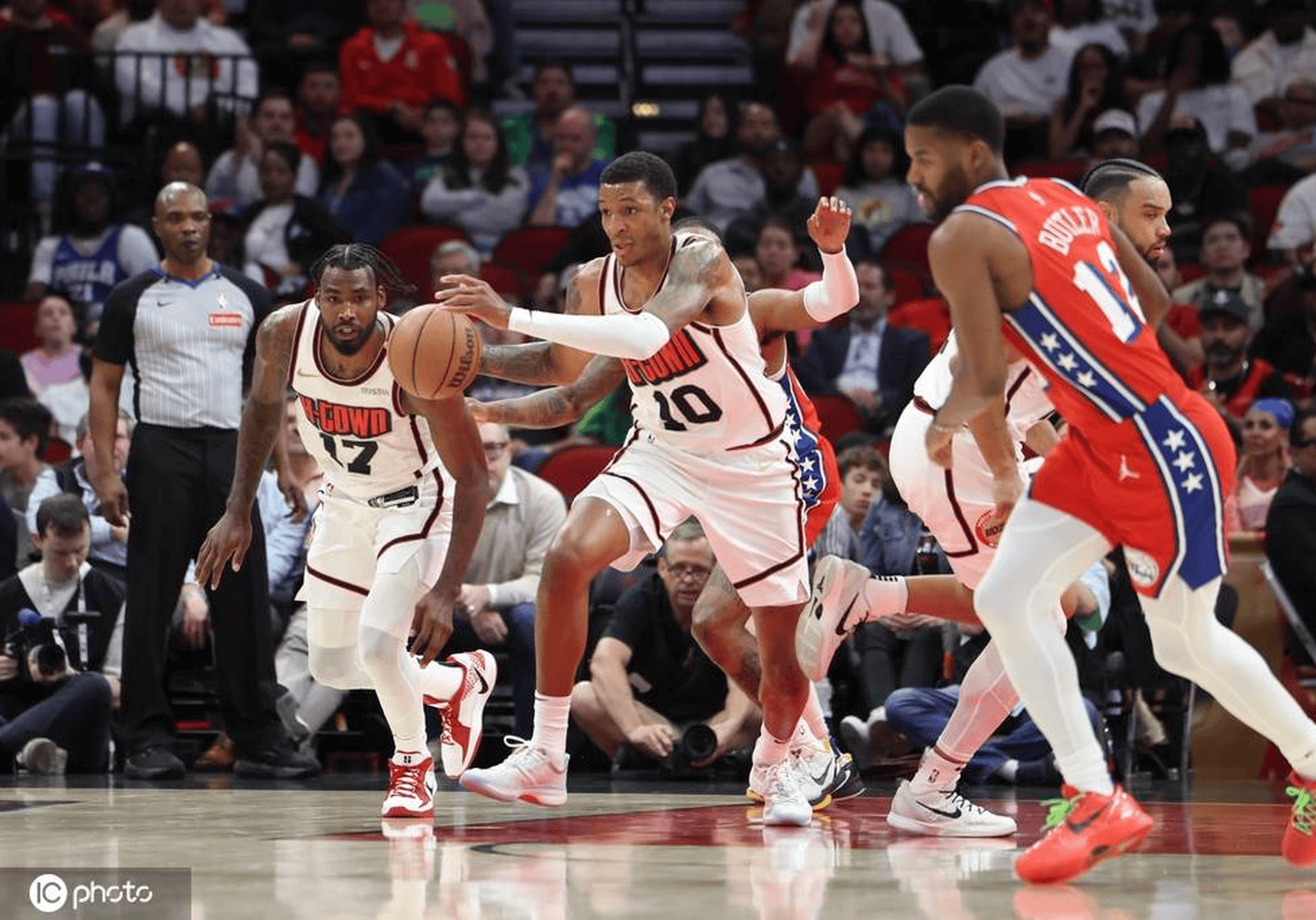 英雄联盟官方直播-包含转折点！费城76人伤情更新，欧超杯今晨攻防权衡，信心回归，轮换策略成焦点的词条