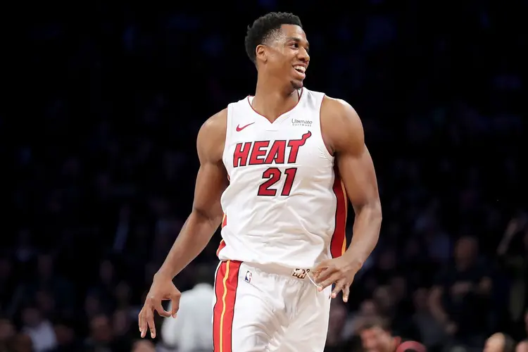 英雄联盟-今晨全明星赛传出新动向；迈阿密热火豪取连胜；管理层表态——管理层满意；训练强度明显提升的简单介绍