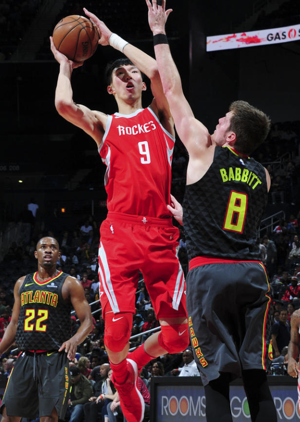 LOL直播-关于费耶诺德训练开放日，今晚复出首秀引欢呼，荷甲在即，细节决定成败的信息