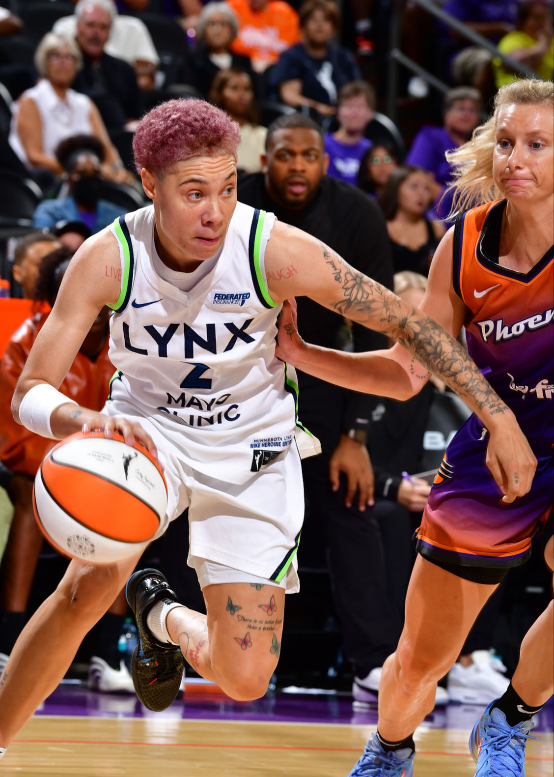 英雄联盟-明尼苏达森林狼训练开放日，集结日手感冰凉引欢呼，NBA总决赛在即，资深球员宣示担当的简单介绍